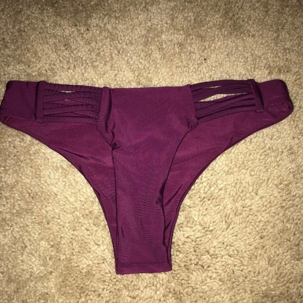 Swimsuit bottoms